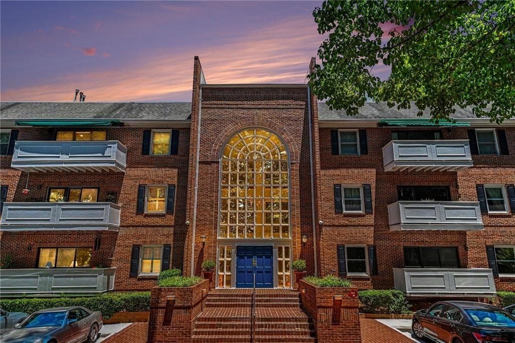 2 bedroom, 2 bathroom, 1,432 sq ft condominium for sale at 205 Ridley Howard Court, Decatur, GA 30030