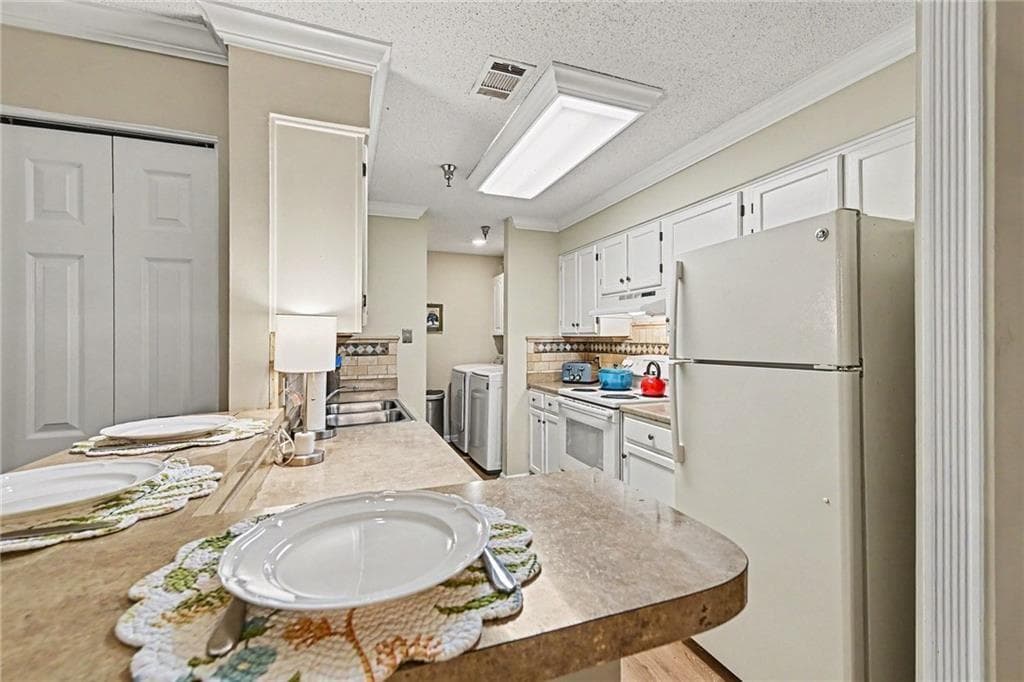 2 bedroom, 2 bathroom, 1,432 sq ft condominium for sale at 205 Ridley Howard Court, Decatur, GA 30030 — photo 10
