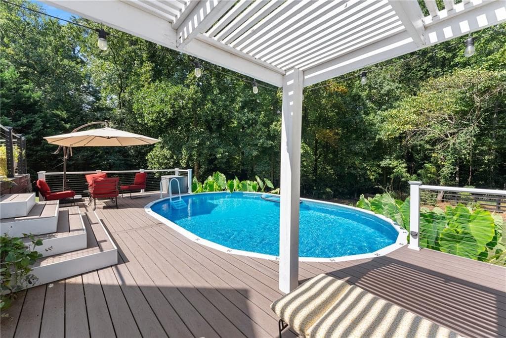 3 bedroom, 4 bathroom, 3,114 sq ft single family residence for sale at 2905 Lanier Beach South Road, Cumming, GA 30041 — photo 4