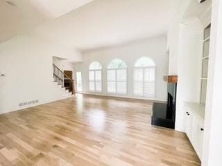 6 bedroom, 5 bathroom, 3,923 sq ft single family residence for sale at 370 Royal Birkdale ct, Johns Creek, GA 30097 — photo 5