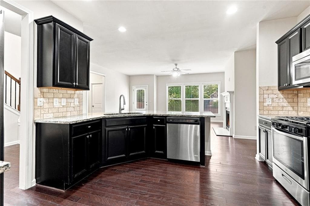 4 bedroom, 3 bathroom, 2,358 sq ft single family residence for rent at 4615 Woodbine Way, Alpharetta, GA 30004 for $2,750 a month — photo 7