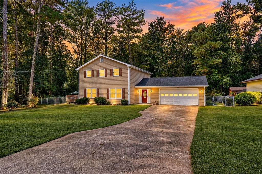 4 bedroom, 3 bathroom, 2,012 sq ft single family residence for sale at 757 S Hileah Court, Lithonia, GA 30058 — photo 2