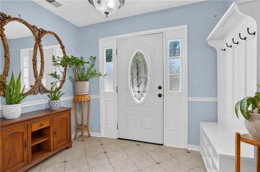 4 bedroom, 3 bathroom, 2,012 sq ft single family residence for sale at 757 S Hileah Court, Lithonia, GA 30058 — photo 4