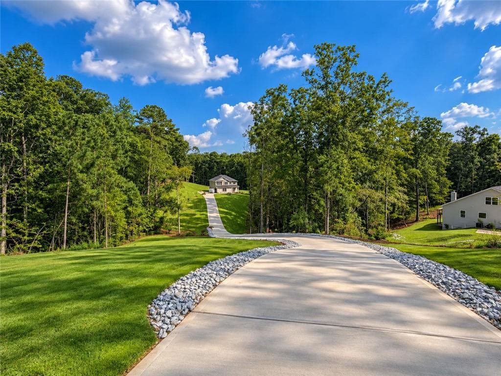 5 bedroom, 4 bathroom, 2,628 sq ft single family residence for sale at 5382 Tuscany Drive, Douglasville, GA 30135 — photo 2