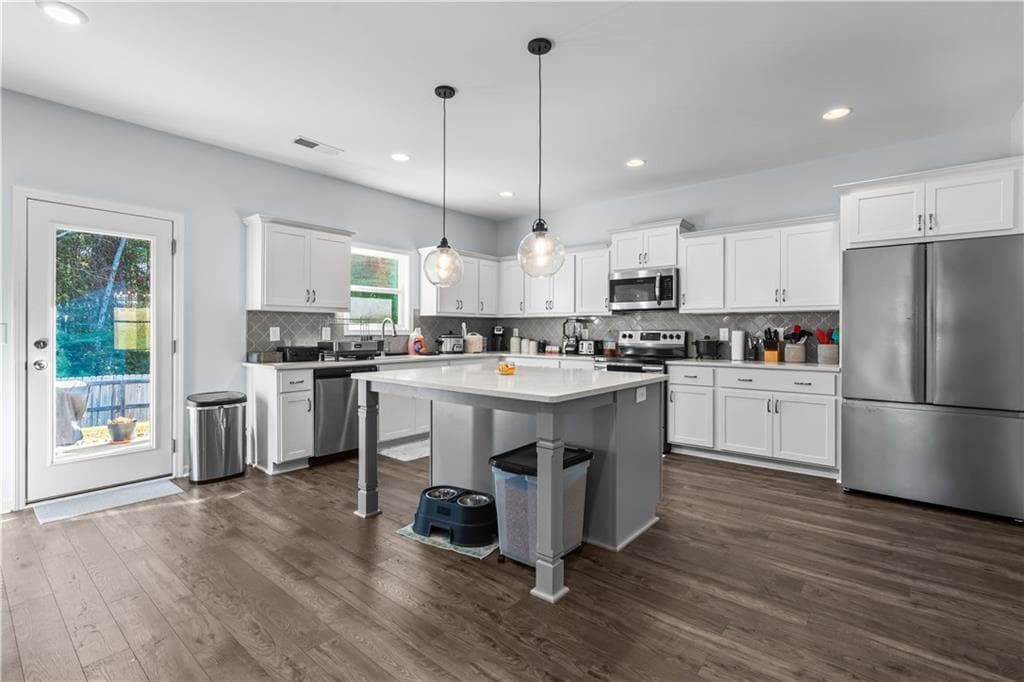 4 bedroom, 3 bathroom, 2,649 sq ft single family residence for sale at 141 Anita Blvd, Carrollton, GA 30117 — photo 5