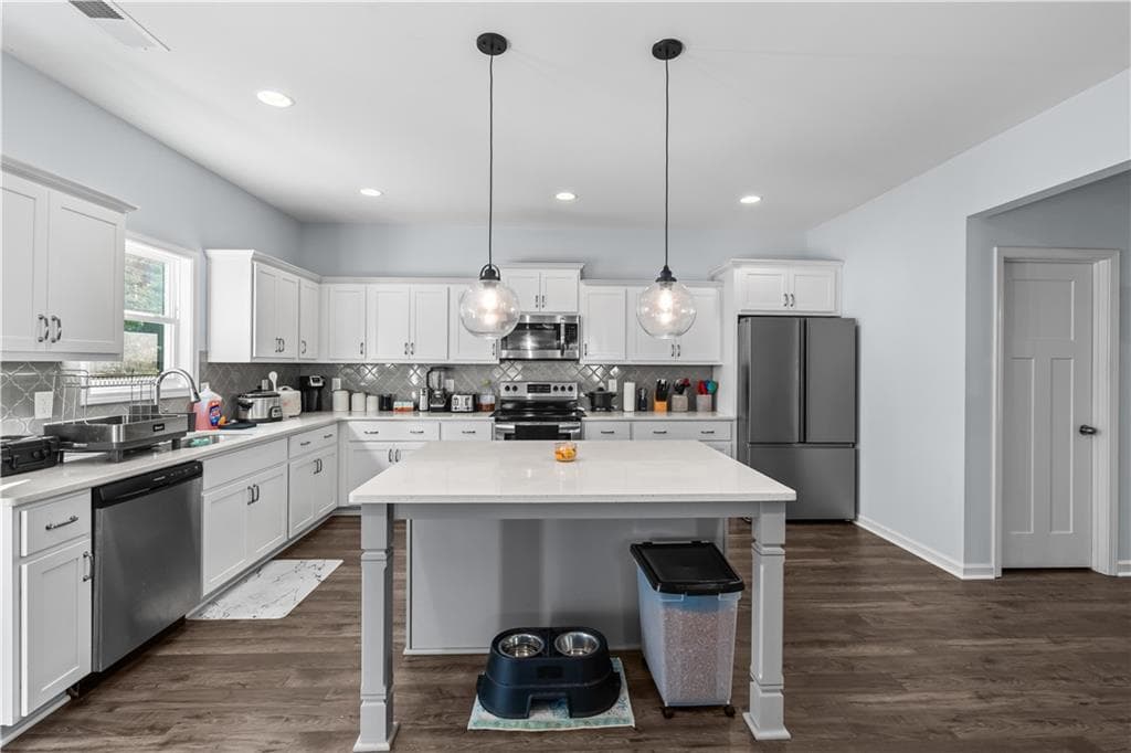 4 bedroom, 3 bathroom, 2,649 sq ft single family residence for sale at 141 Anita Blvd, Carrollton, GA 30117 — photo 6