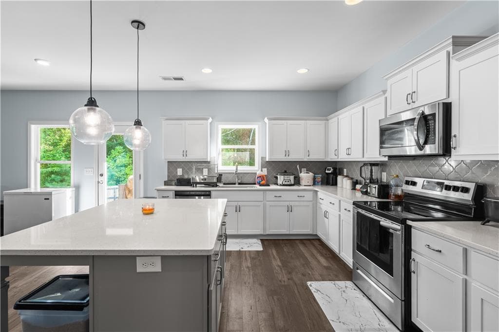 4 bedroom, 3 bathroom, 2,649 sq ft single family residence for sale at 141 Anita Blvd, Carrollton, GA 30117 — photo 8