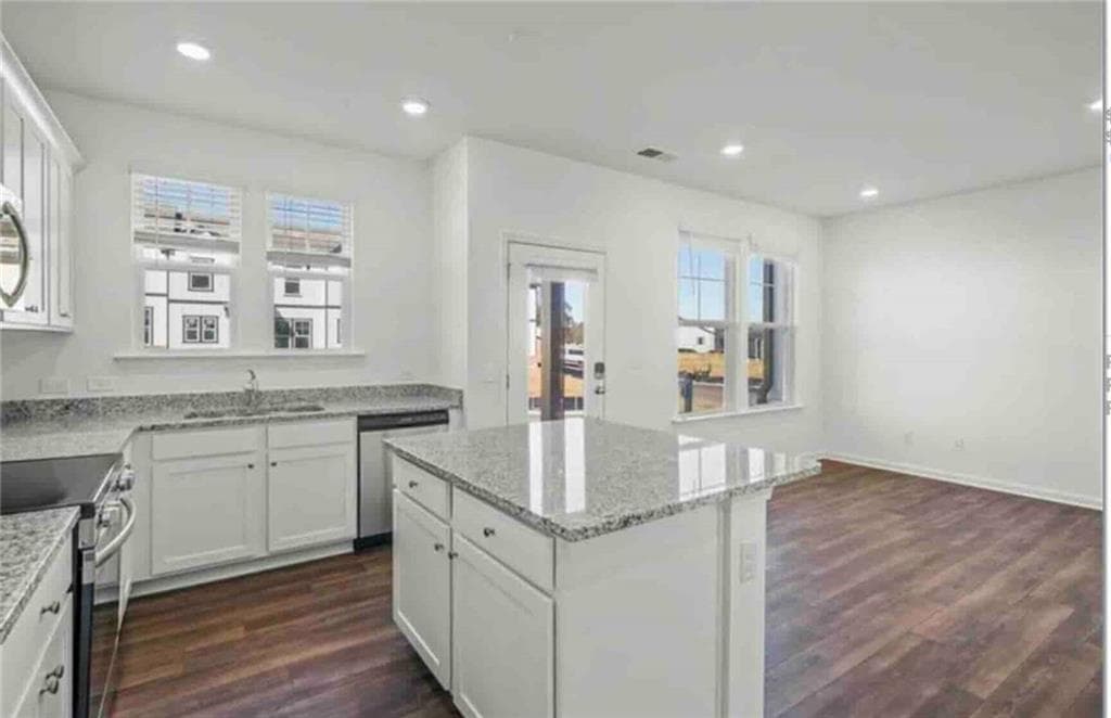 3 bedroom, 3 bathroom, 1,426 sq ft townhouse for rent at 149 Star Court, Pendergrass, GA 30567 for $1,800 a month — photo 4