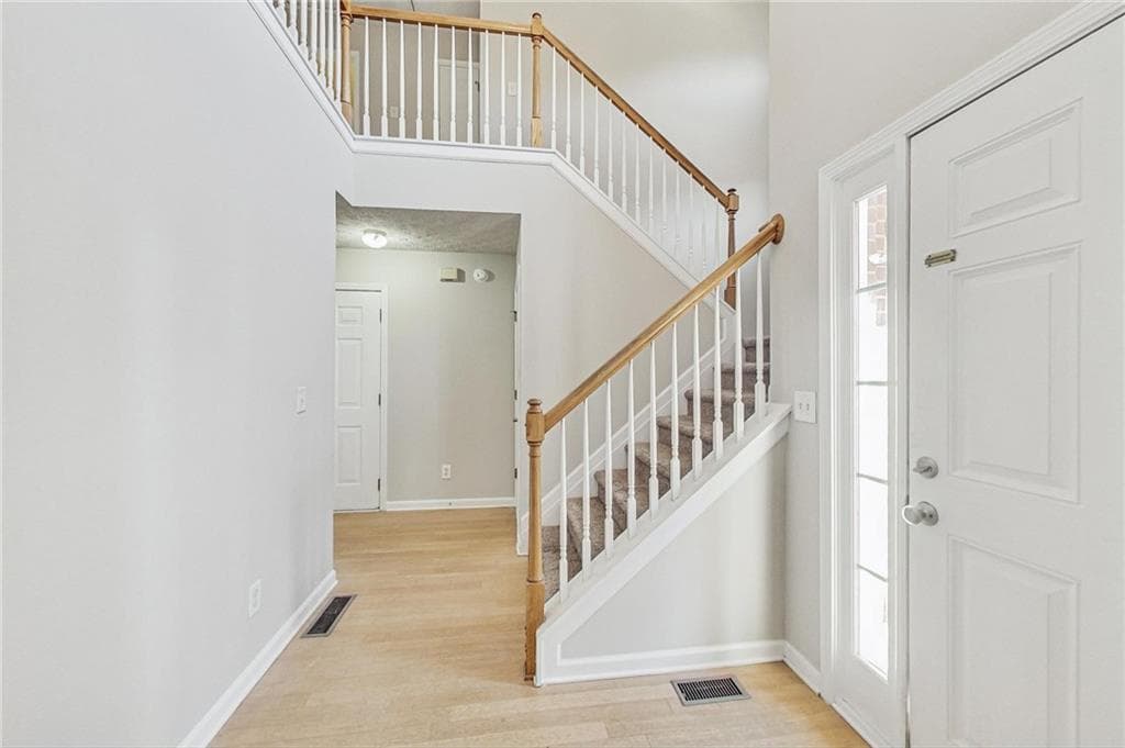 4 bedroom, 3 bathroom, 2,530 sq ft single family residence for rent at 326 Canterbury Place Drive, Suwanee, GA 30024 for $3,000 a month — photo 2