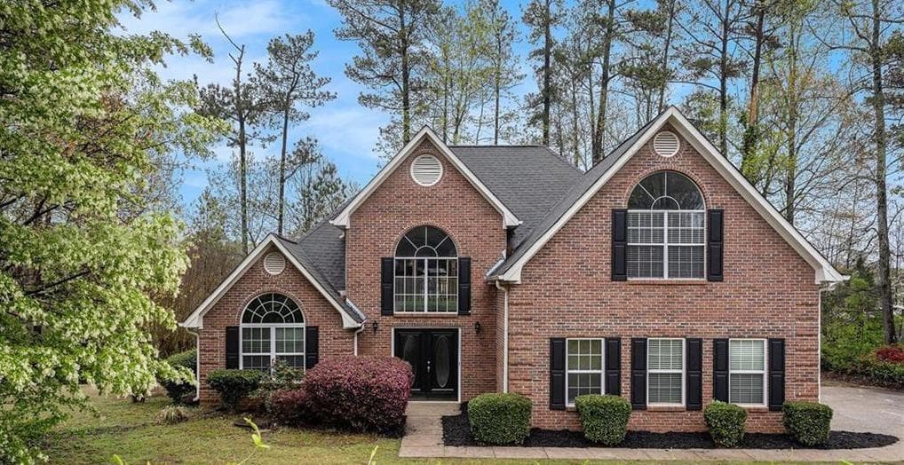 3 bedroom, 3 bathroom, 2,512 sq ft single family residence for sale at 322 FERNHILL Court, Jonesboro, GA 30236