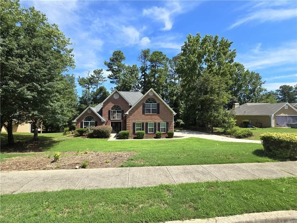 3 bedroom, 3 bathroom, 2,512 sq ft single family residence for sale at 322 FERNHILL Court, Jonesboro, GA 30236 — photo 2