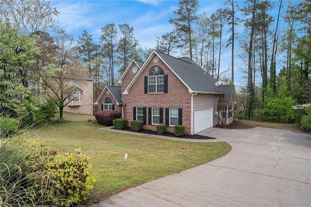 3 bedroom, 3 bathroom, 2,512 sq ft single family residence for sale at 322 FERNHILL Court, Jonesboro, GA 30236 — photo 3