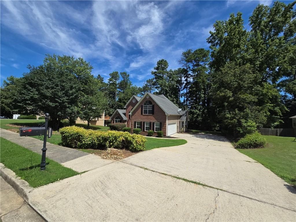 3 bedroom, 3 bathroom, 2,512 sq ft single family residence for sale at 322 FERNHILL Court, Jonesboro, GA 30236 — photo 4