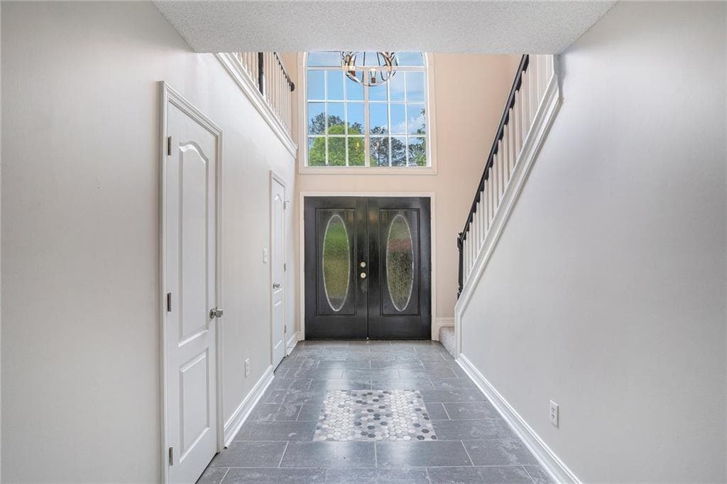 3 bedroom, 3 bathroom, 2,512 sq ft single family residence for sale at 322 FERNHILL Court, Jonesboro, GA 30236 — photo 6