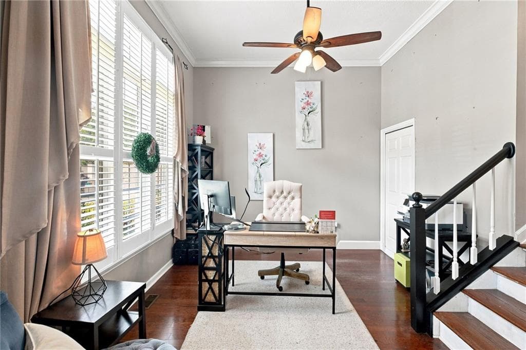 4 bedroom, 3 bathroom, 2,300 sq ft single family residence for sale at 8965 Club River Drive, Roswell, GA 30076 — photo 6