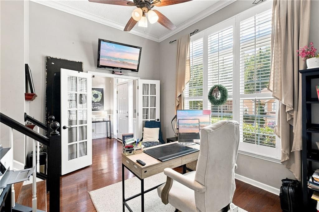 4 bedroom, 3 bathroom, 2,300 sq ft single family residence for sale at 8965 Club River Drive, Roswell, GA 30076 — photo 8