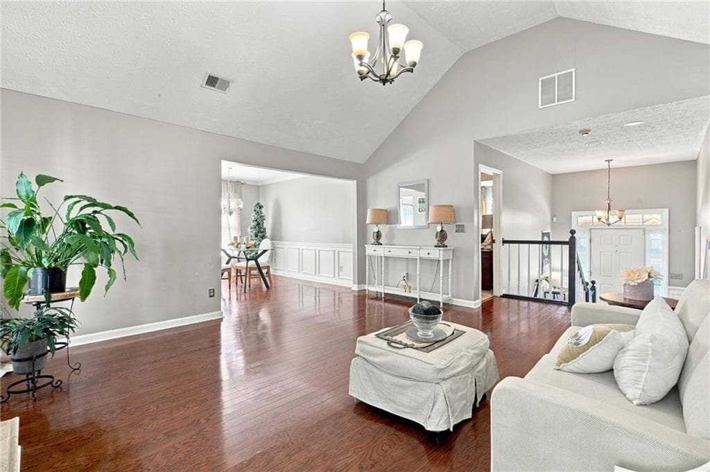 4 bedroom, 3 bathroom, 2,300 sq ft single family residence for sale at 8965 Club River Drive, Roswell, GA 30076 — photo 9