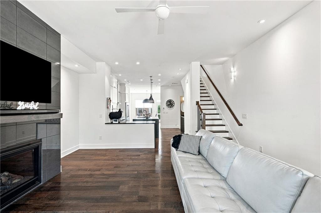 3 bedroom, 4 bathroom, 2,412 sq ft townhouse for rent at 3573 Parkside Way, Atlanta, GA 30319 for $4,900 a month — photo 5