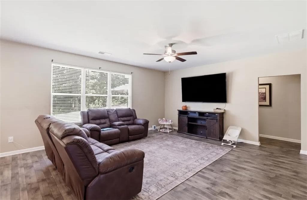 4 bedroom, 3 bathroom, 2,136 sq ft single family residence for sale at 20 Bingley Court, Covington, GA 30016 — photo 8