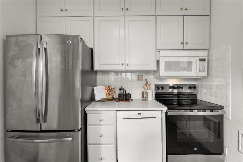 3 bedroom, 1 bathroom, 1,236 sq ft single family residence for sale at 109 Kathryn Avenue, Decatur, GA 30030 — photo 10
