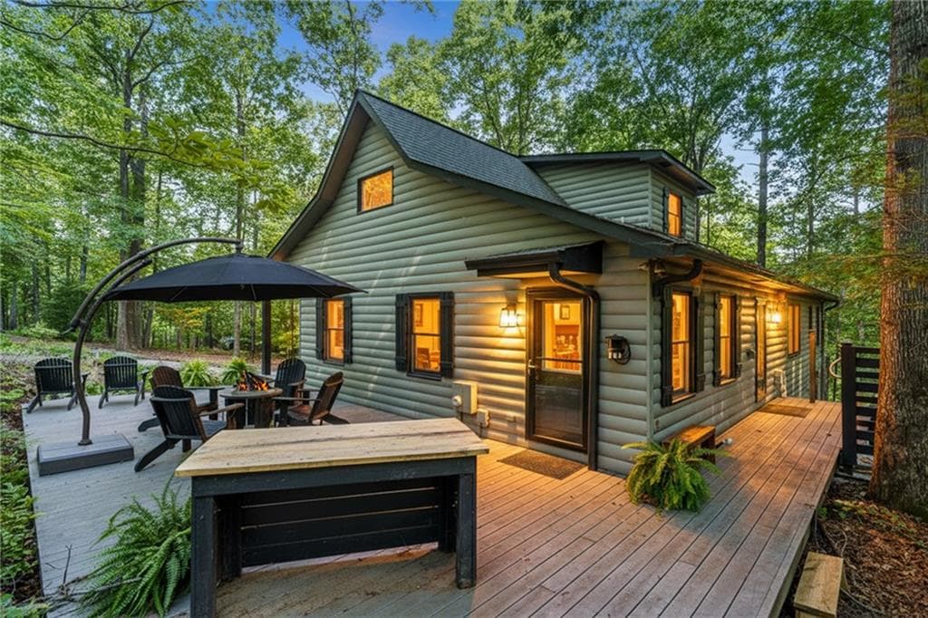 3 bedroom, 2 bathroom, 2,176 sq ft single family residence for sale at 31 Highland Hammock Drive Drive, Blue Ridge, GA 30513