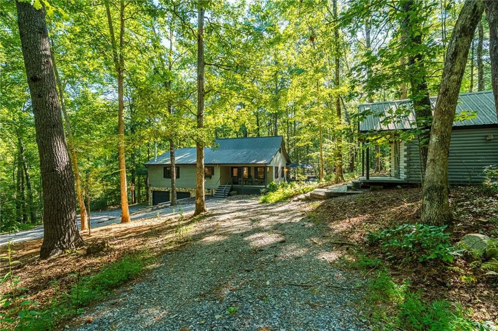 3 bedroom, 2 bathroom, 2,176 sq ft single family residence for sale at 31 Highland Hammock Drive Drive, Blue Ridge, GA 30513 — photo 6