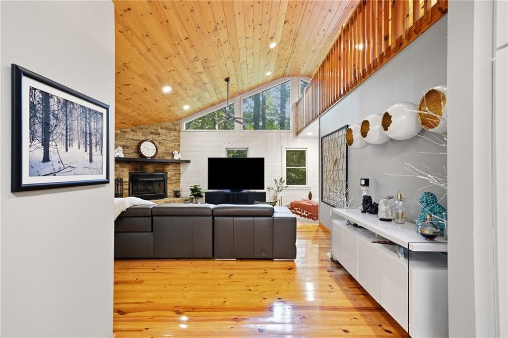 3 bedroom, 2 bathroom, 2,176 sq ft single family residence for sale at 31 Highland Hammock Drive Drive, Blue Ridge, GA 30513 — photo 10