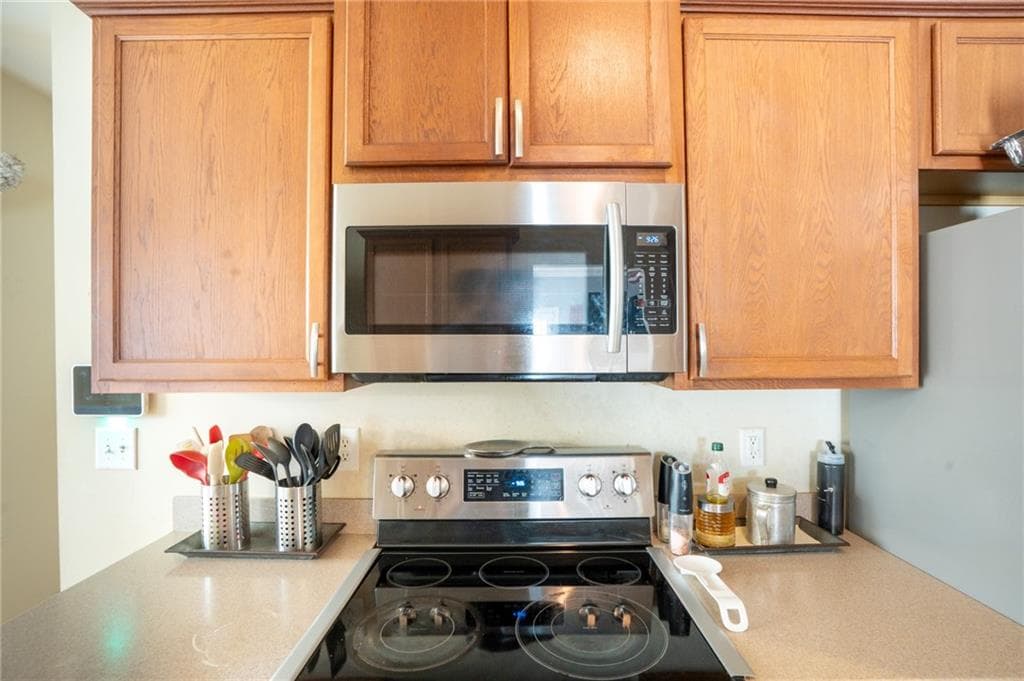 4 bedroom, 3 bathroom, 2,202 sq ft single family residence for sale at 5664 Grande River Road, Atlanta, GA 30349 — photo 7