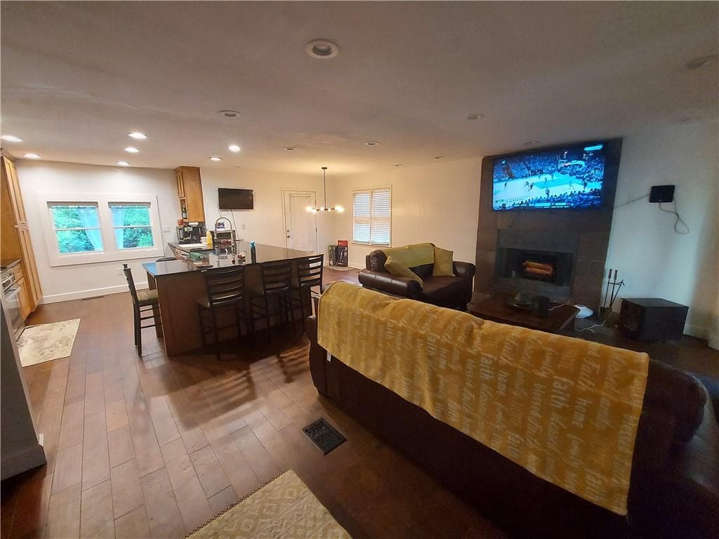 5 bedroom, 5 bathroom, 2,933 sq ft single family residence for sale at 2401 Chauncey Lane, Marietta, GA 30064 — photo 2