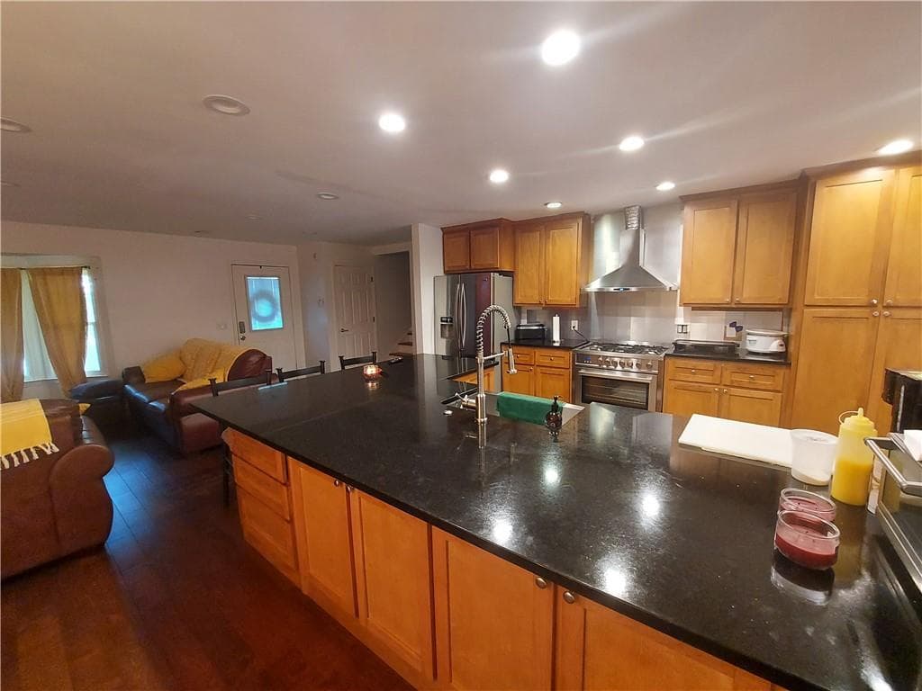 5 bedroom, 5 bathroom, 2,933 sq ft single family residence for sale at 2401 Chauncey Lane, Marietta, GA 30064 — photo 5