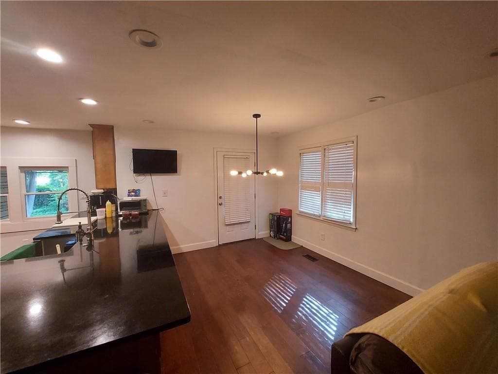 5 bedroom, 5 bathroom, 2,933 sq ft single family residence for sale at 2401 Chauncey Lane, Marietta, GA 30064 — photo 6