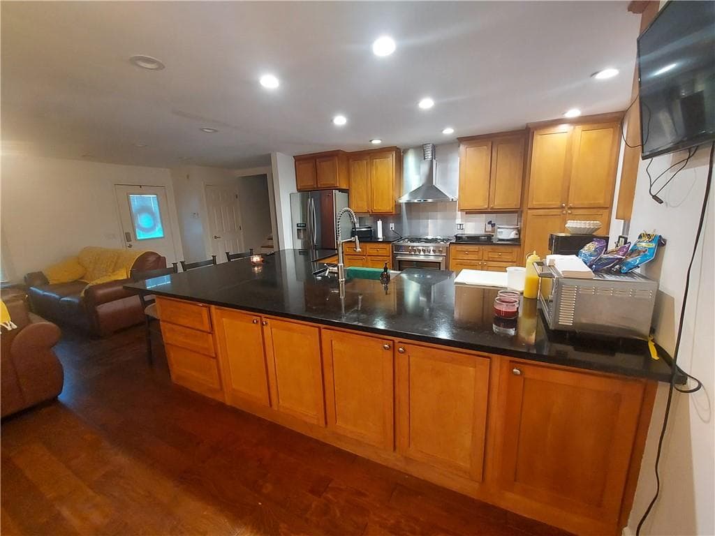 5 bedroom, 5 bathroom, 2,933 sq ft single family residence for sale at 2401 Chauncey Lane, Marietta, GA 30064 — photo 7