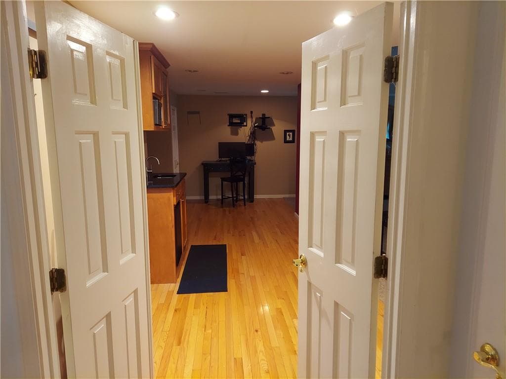 5 bedroom, 5 bathroom, 2,933 sq ft single family residence for sale at 2401 Chauncey Lane, Marietta, GA 30064 — photo 9