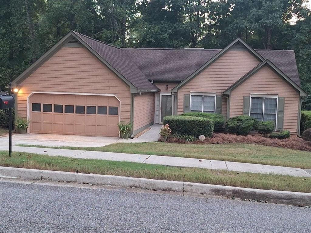 3 bedroom, 2 bathroom, 1,389 sq ft single family residence for sale at 3335 Rock Creek Drive, Rex, GA 30273