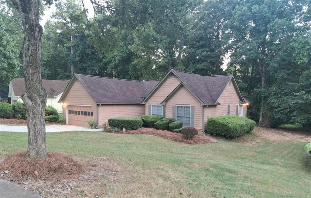 3 bedroom, 2 bathroom, 1,389 sq ft single family residence for sale at 3335 Rock Creek Drive, Rex, GA 30273 — photo 2