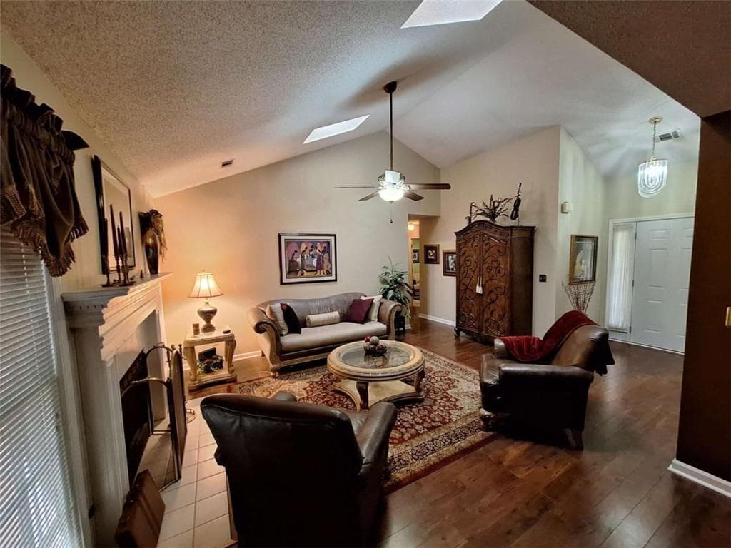 3 bedroom, 2 bathroom, 1,389 sq ft single family residence for sale at 3335 Rock Creek Drive, Rex, GA 30273 — photo 4
