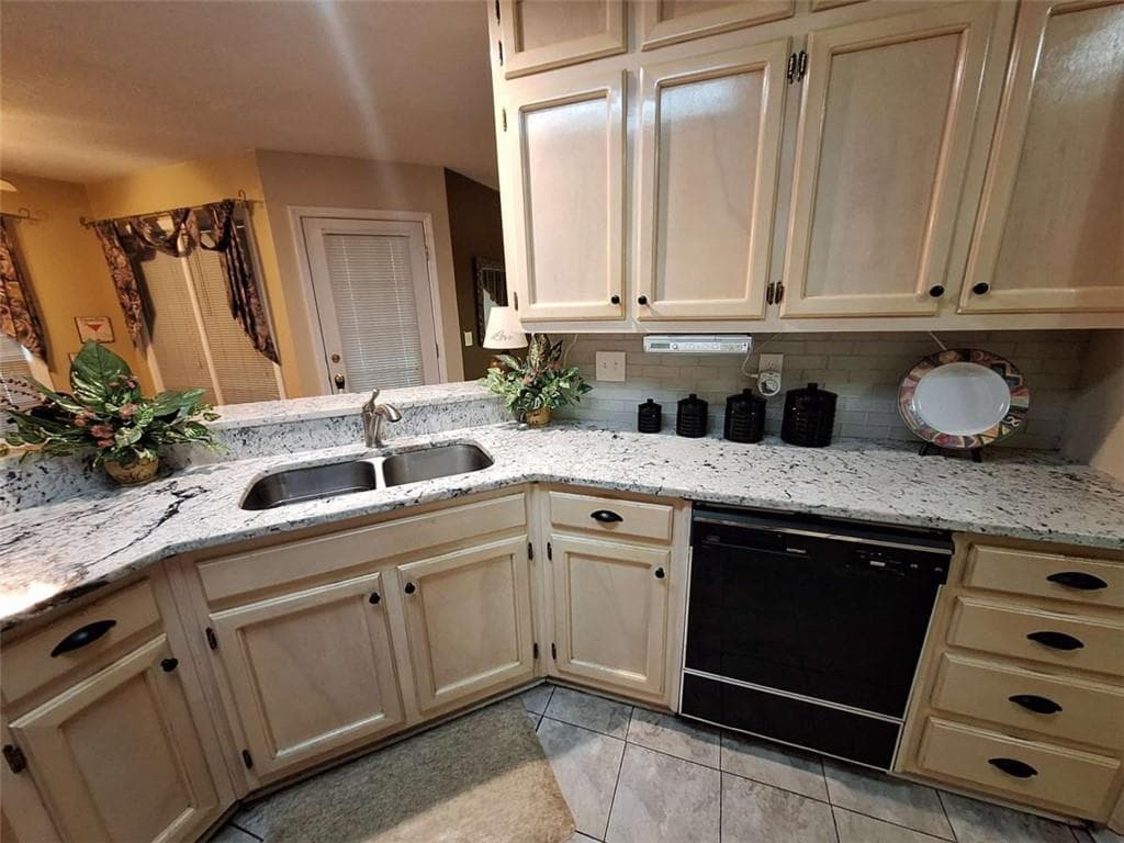3 bedroom, 2 bathroom, 1,389 sq ft single family residence for sale at 3335 Rock Creek Drive, Rex, GA 30273 — photo 8