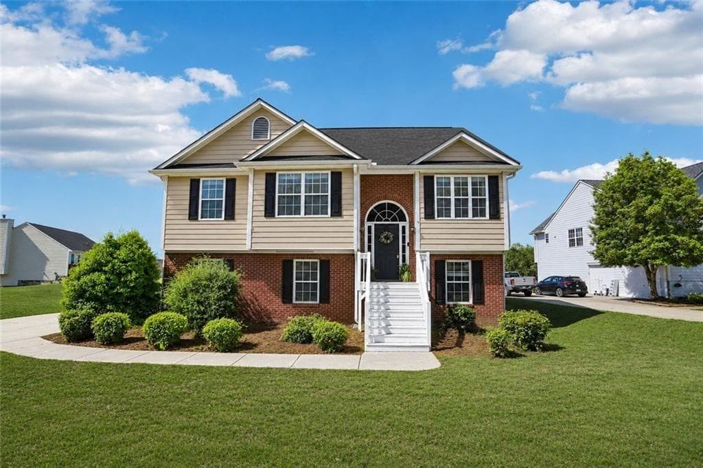 5 bedroom, 3 bathroom, 2,595 sq ft single family residence for sale at 9720 Poole Road, Villa Rica, GA 30180