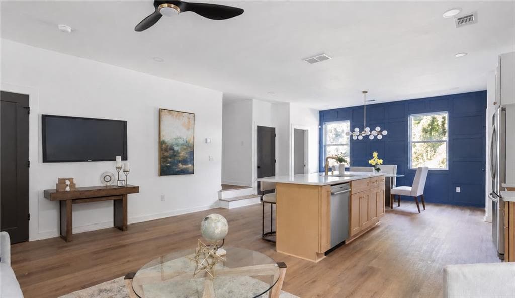 3 bedroom, 3 bathroom, 1,340 sq ft townhouse for sale at 2060 Ruth Street B, Atlanta, GA 30318 — photo 6