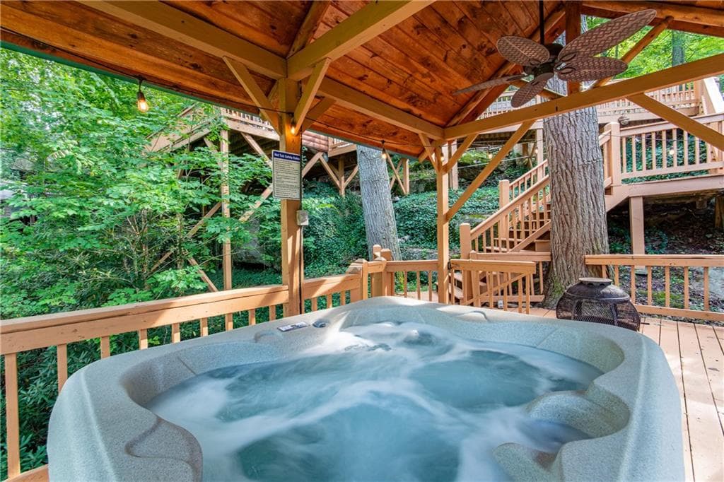 3 bedroom, 2 bathroom, 1,876 sq ft single family residence for sale at 55 River Bend Lane, Blue Ridge, GA 30513 — photo 2