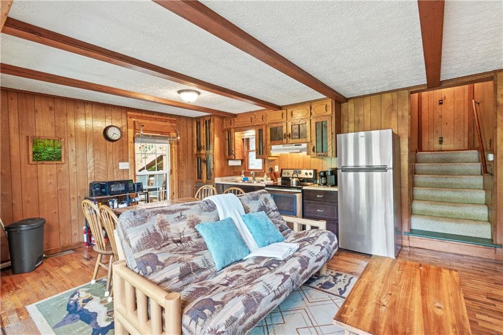 3 bedroom, 2 bathroom, 1,876 sq ft single family residence for sale at 55 River Bend Lane, Blue Ridge, GA 30513 — photo 3