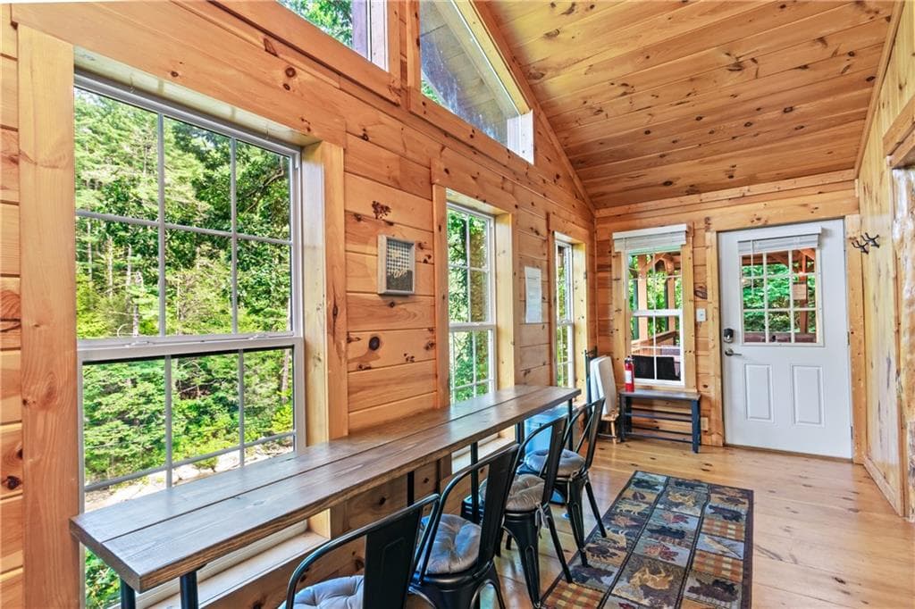 3 bedroom, 2 bathroom, 1,876 sq ft single family residence for sale at 55 River Bend Lane, Blue Ridge, GA 30513 — photo 5