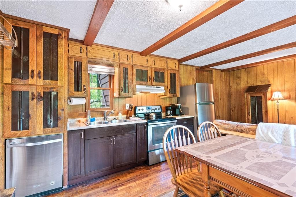 3 bedroom, 2 bathroom, 1,876 sq ft single family residence for sale at 55 River Bend Lane, Blue Ridge, GA 30513 — photo 8