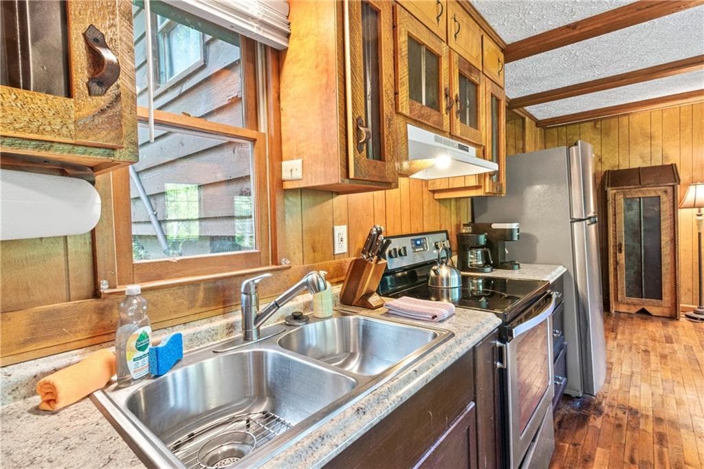 3 bedroom, 2 bathroom, 1,876 sq ft single family residence for sale at 55 River Bend Lane, Blue Ridge, GA 30513 — photo 9