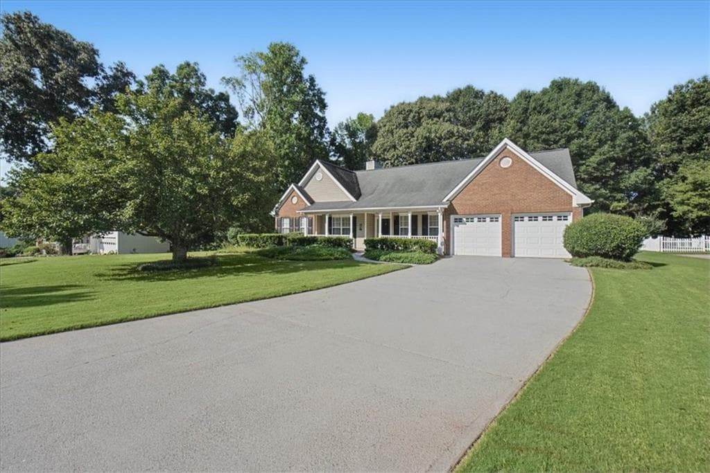 4 bedroom, 2 bathroom, 2,100 sq ft single family residence for sale at 295 Glenn Eagles Way, Hiram, GA 30141 — photo 4