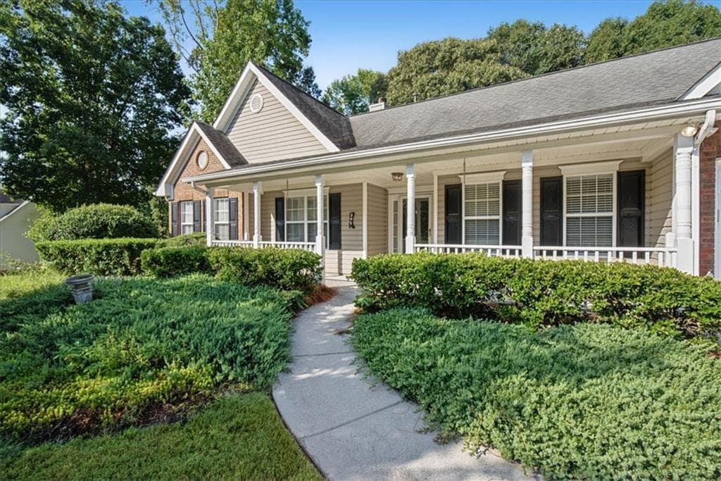4 bedroom, 2 bathroom, 2,100 sq ft single family residence for sale at 295 Glenn Eagles Way, Hiram, GA 30141 — photo 5