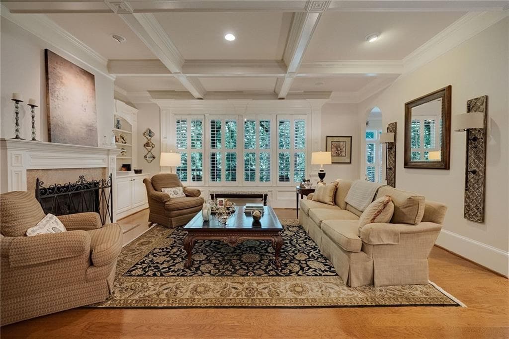 3 bedroom, 3 bathroom, 3,100 sq ft townhouse for sale at 230 Wisteria Circle, Roswell, GA 30076 — photo 8