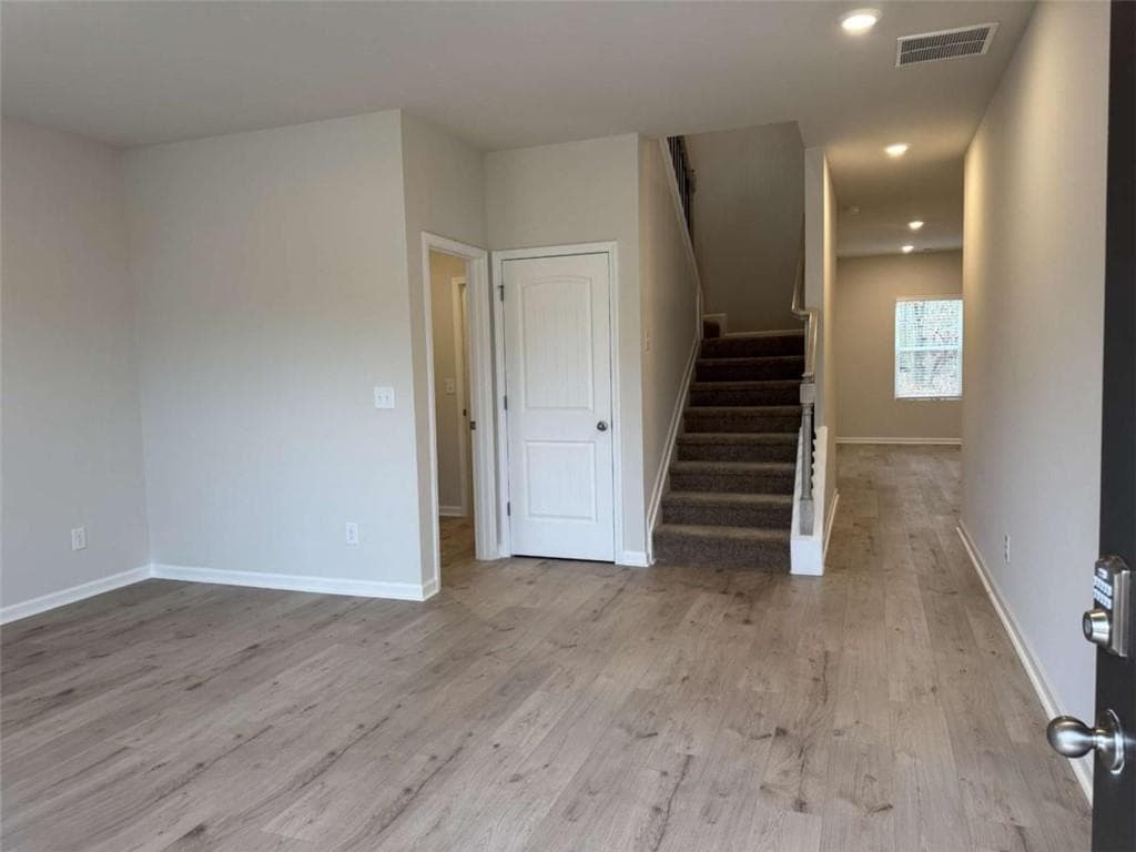 5 bedroom, 4 bathroom, 3,300 sq ft single family residence under contract at 286 Crabapple Road, Mcdonough, GA 30253 — photo 3