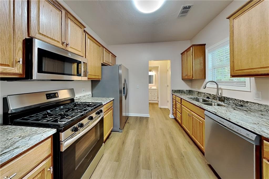 4 bedroom, 3 bathroom, 1,921 sq ft single family residence for rent at 125 Omega Court, Dallas, GA 30157 for $2,100 a month — photo 5