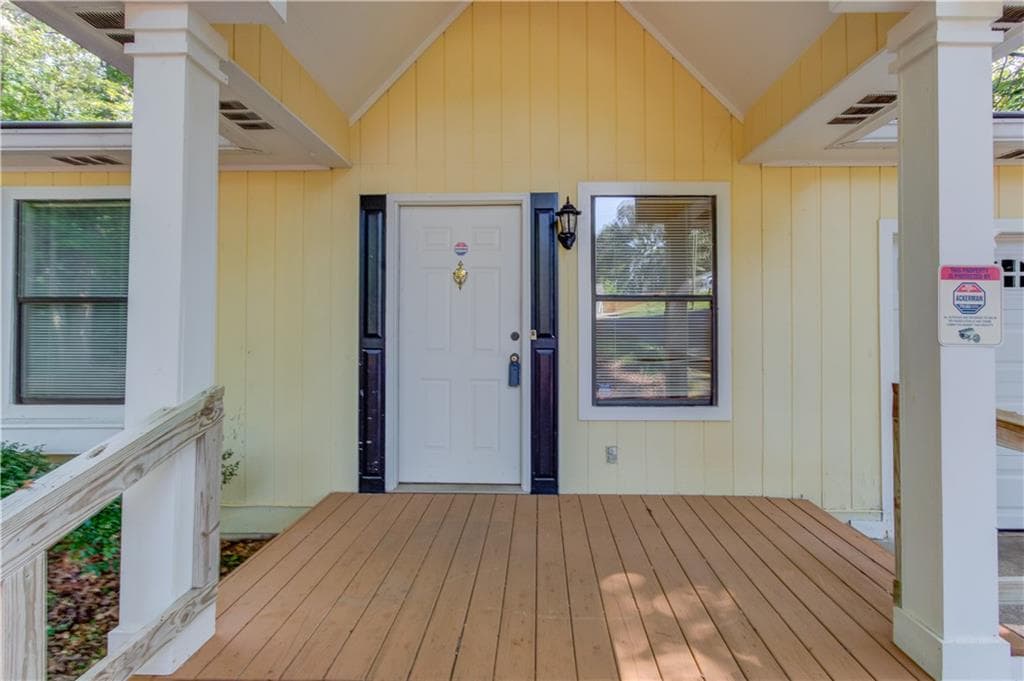 3 bedroom, 4 bathroom, 1,700 sq ft single family residence for sale at 3629 Lakeview Drive, Gainesville, GA 30501 — photo 5